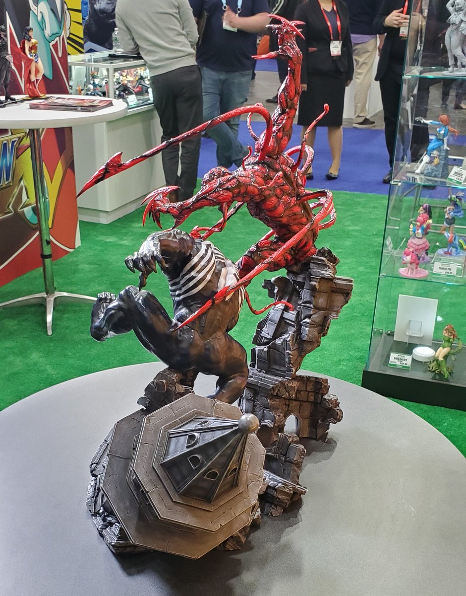 AgentM's tweet photo. Gotta love @koto_official's @Marvel stuff! Venom vs Carnage Maximum Carnage fine art statue is GORGEOUS! Love the Women of Marvel statues as well! #ToyFair2020 #AgentMLovesToyFair https://t.co/Xvziqx5hiT