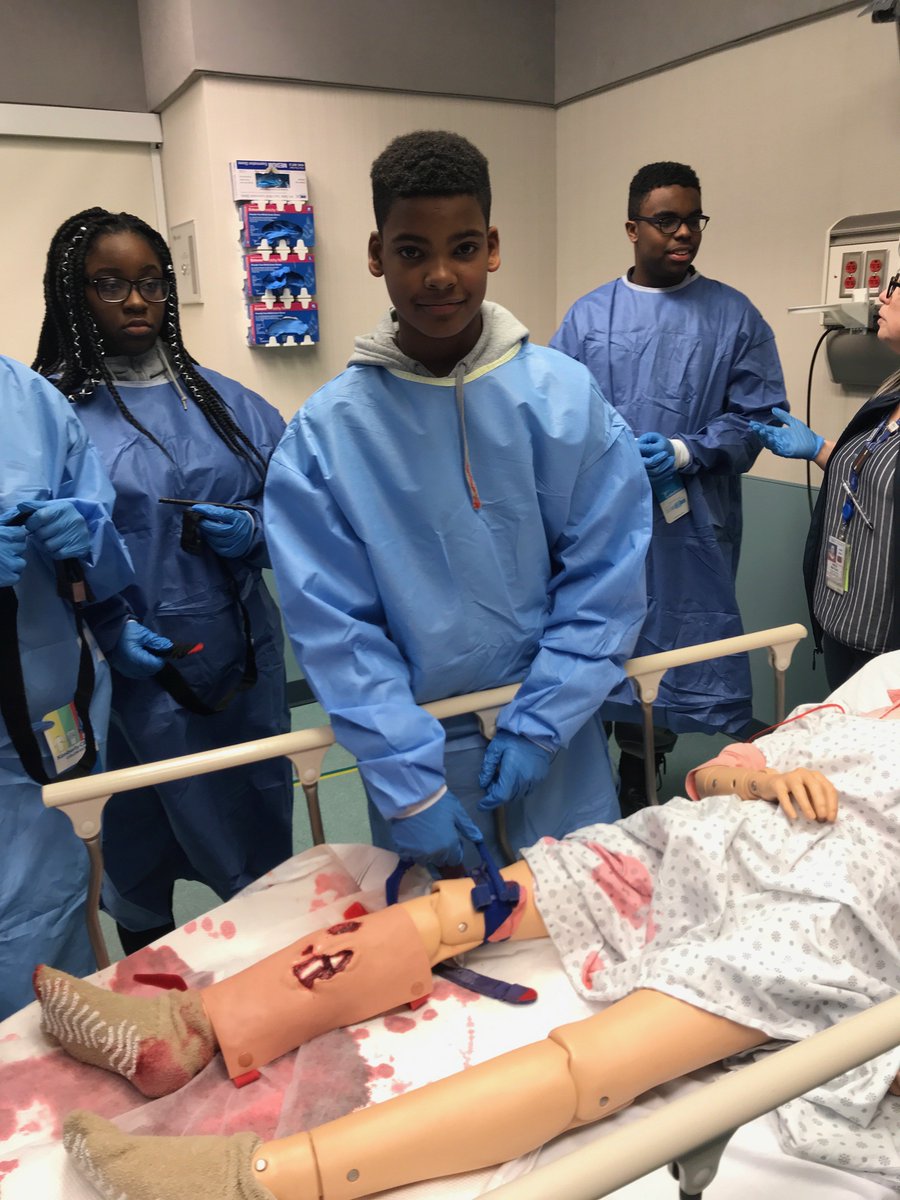 NYPD42Pct's tweet photo. #Post2042 and @NYPD44Pct Explorers participated in a 🛑 Stop the Bleed🩸course with Nurse 👩🏻⚕️ Haidi at Jacobi Trauma Center.
@NYCHealthSystem @NYPDCommAffairs @NYPDPBBronx https://t.co/Ks5ZGLTT1m