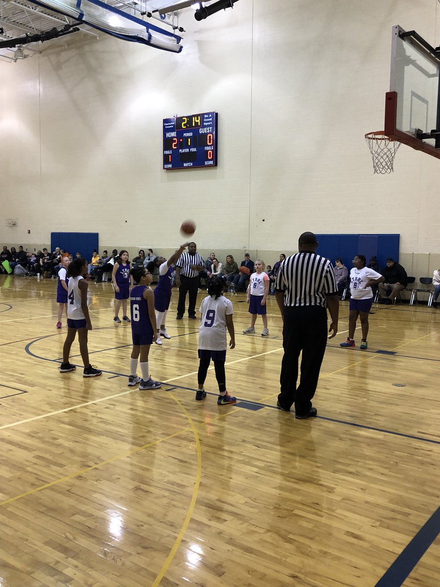 LawrenceLtbbl's tweet photo. Girls 3rd-5th @LawrenceLtbbl basketball in action! @ltgoodnews https://t.co/PQxr7vvBfL