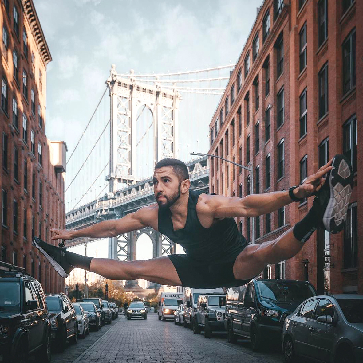 Equinox's tweet photo. Bridging the gap between work and play. 

How are you kicking off your weekend? #MakeYourselfAGift #ItsNotFitnessItsLife https://t.co/HEk5ilTV9X