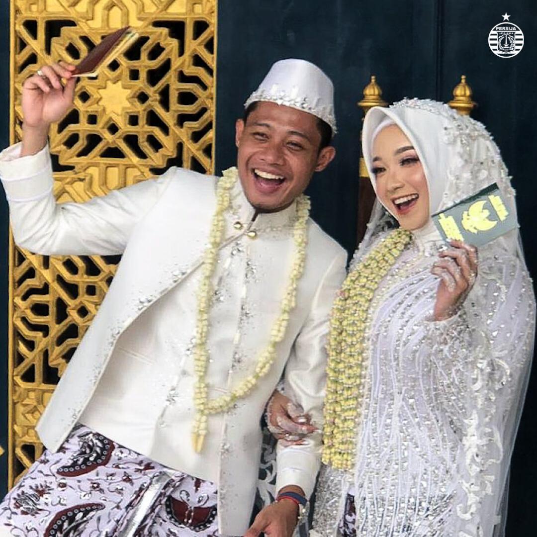 Persija_Jkt's tweet image. Selamat menempuh hidup baru salah satu penggawa Persija, Evan Dimas Darmono! ❤

#PersijaJakarta