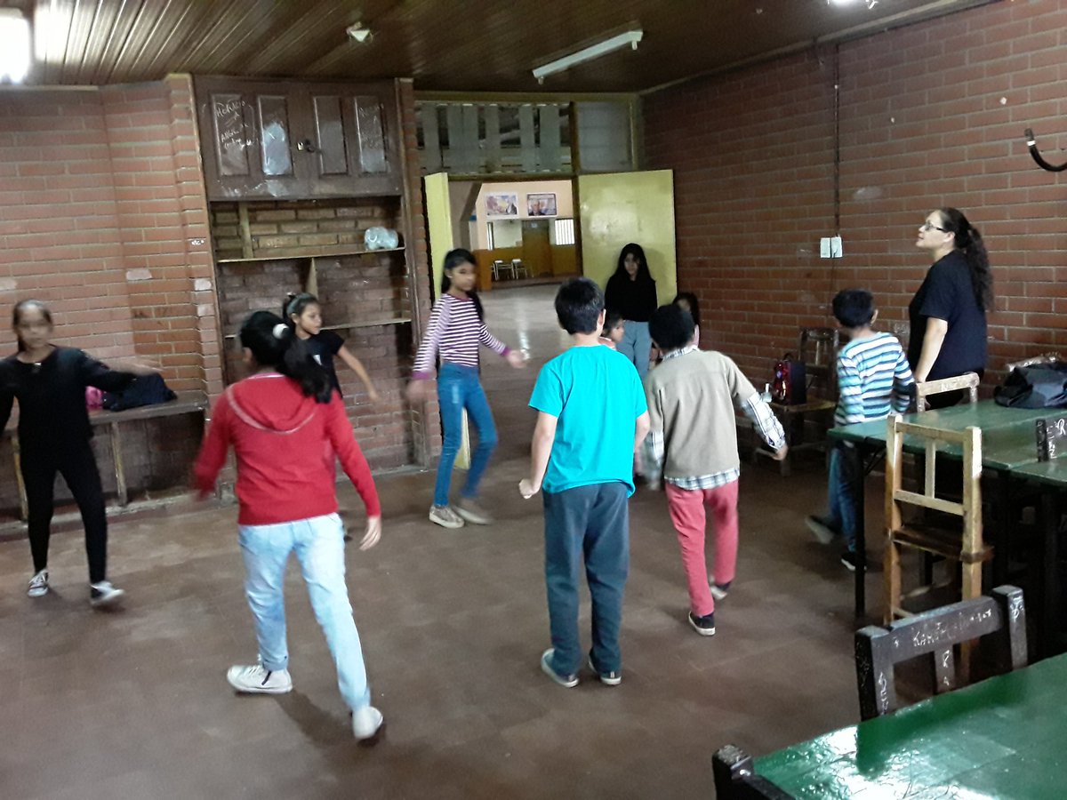 UjOran's tweet photo. Sabado de gran convocatoria en E.Abiertas . ¡¡¡ gracias chicos por acompañarnos !!! @dipmaru @CarolinaJ_08 @RangeonMartin @rdibashur @RobertoIRamos https://t.co/SWovHKHS9f