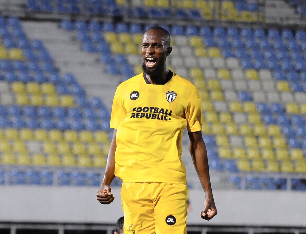 FCTerengganu's tweet photo. ๐ด๐ณKEPUTUSAN PENUH PERLAWANAN PERSAHABATAN TERTUTUP ๐ณ๐ด
FT Terengganu FC 3-0 PDRM FA
Babacar โฝโฝ
Dominique โฝ
#TerengganuFC
#WeBleedBlackAndWhite https://t.co/FReAVy1mBo