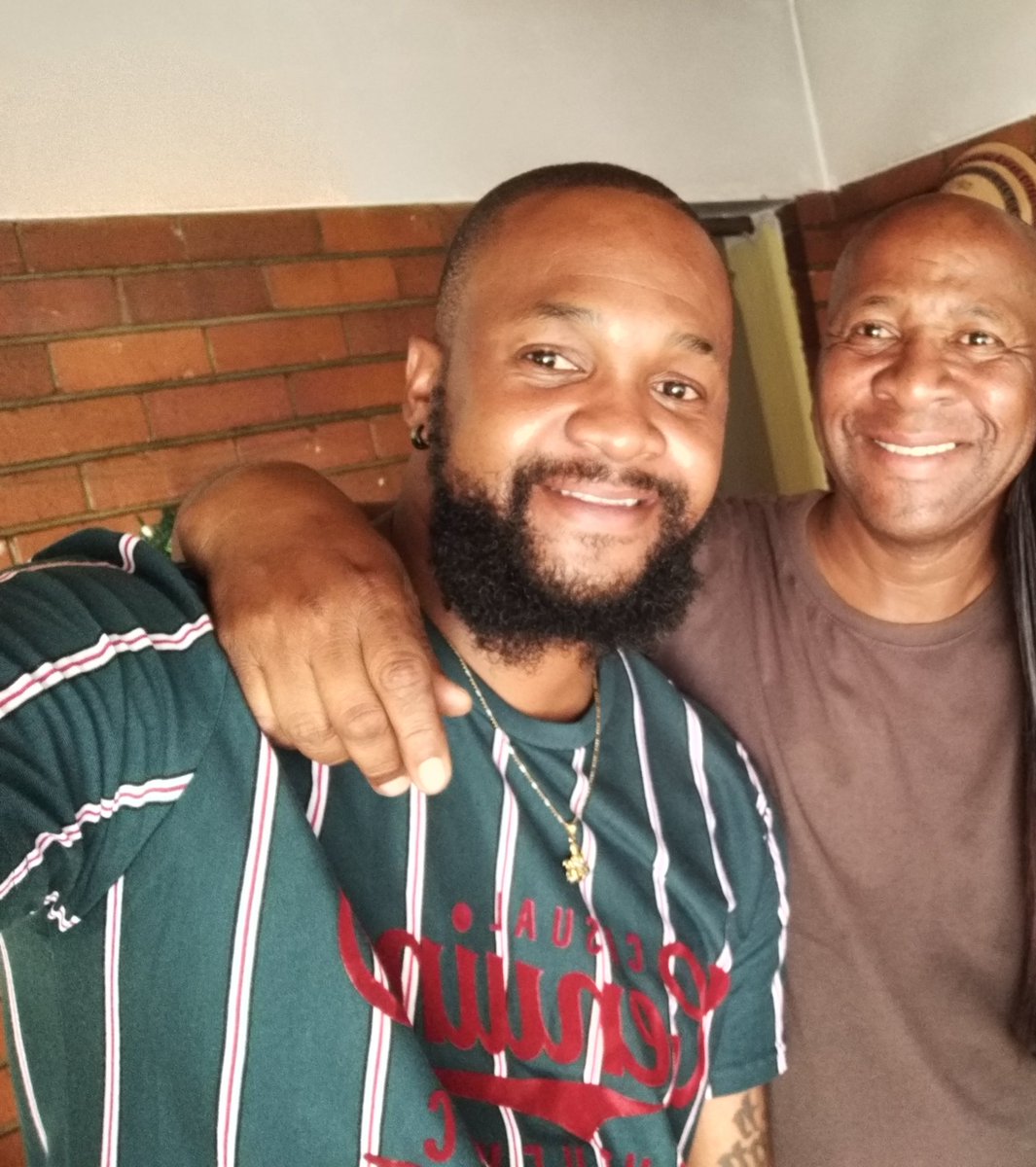 CobrahMonna's tweet photo. Me and My Paps Lions by heart re Bataung, I see what I'm gonna look like when I'm old, a true warrior creates a king. 💪🏾

#WithMyPeople
#HuaweiJoburgDay https://t.co/mlgr6t4pel