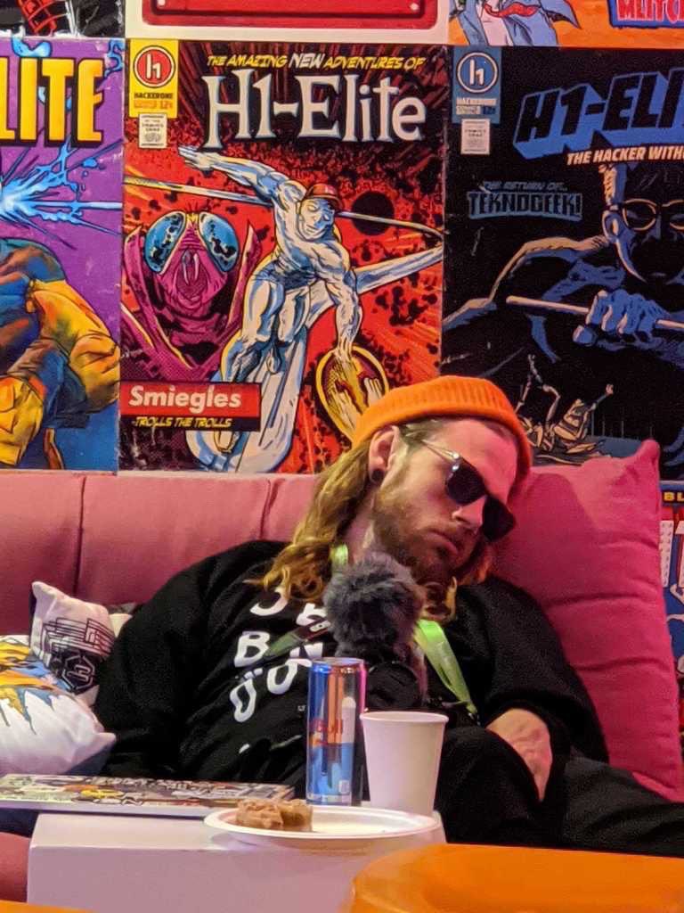 stokfredrik's tweet photo. Post #h1415 blues is real. After 17 days of constant hacking, traveling and hanging out with an amazing group of super talented people (hackers and hackeronies) this is now my mental state..  i iz ded, make human burrito plz <3 https://t.co/AIHvFNHnOz