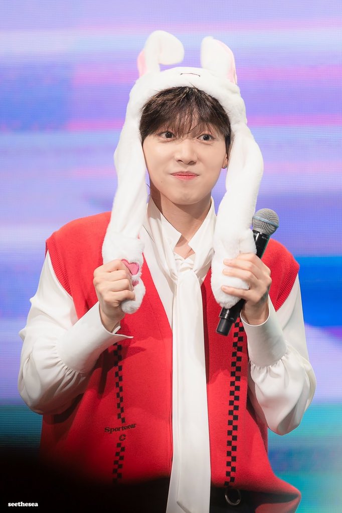 — 𝗱𝗮𝘆 𝟱𝟯started off my day doing math but ended up resuming a drama that I started yesterday and I just can’t stop. didn’t catch your appearance on knowing bros today but I promise I’ll catch up with that later! I hope you had a great day and I love you so so much!