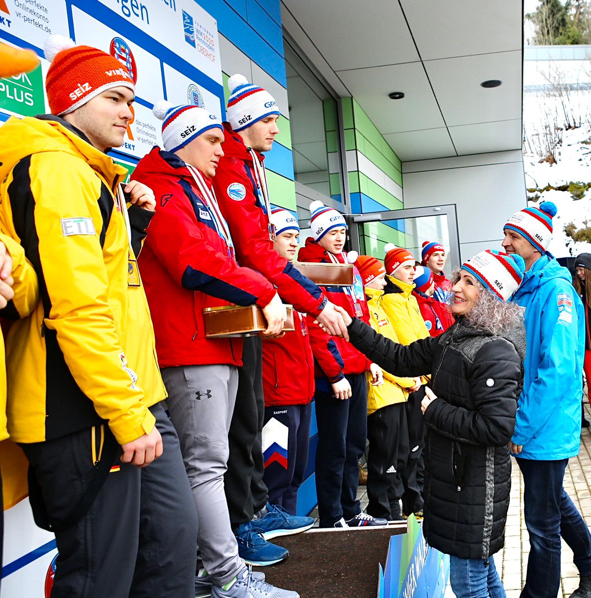 ThuerLandtag's tweet photo. Heute hat LP'in Birgit 
@TLTkeller die Siegerehrungen im Doppelsitzer und in der Teamstaffel bei der Junioren-WM im Rennrodeln in der LOTTO Thüringen Eisarena Oberhof vorgenommen.

#BirgitKeller https://t.co/oml7GKdofR