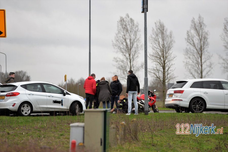 Aanrijding auto versus motor in #Nijkerk. 112Nijkerk.