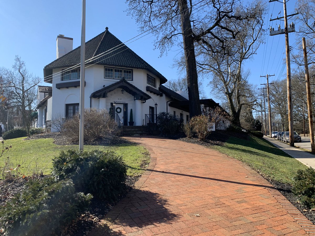 AnthroAbbyRN's tweet image. Let’s just take a moment to appreciate the stunning @CCMellorLibrary. They’re having an awesome Tech Toys Petting Zoo today, and it’s an excuse to go to Edgewood. Happy Saturday!