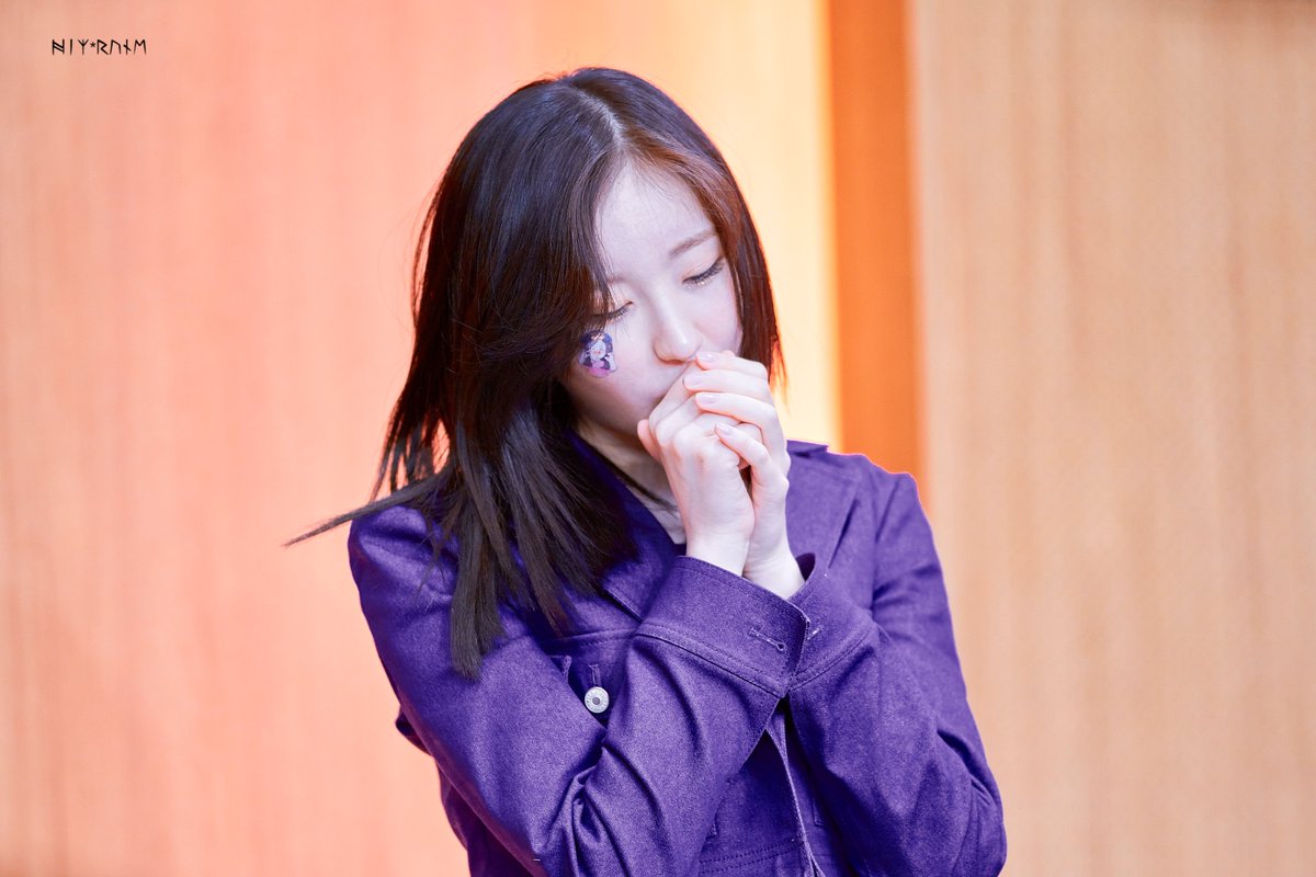 200222 아이즈원 당산 팬사인회 이채연 2P

#IZONE #아이즈원 #アイズワン #이채연 #LEECHAEYEON #李彩演