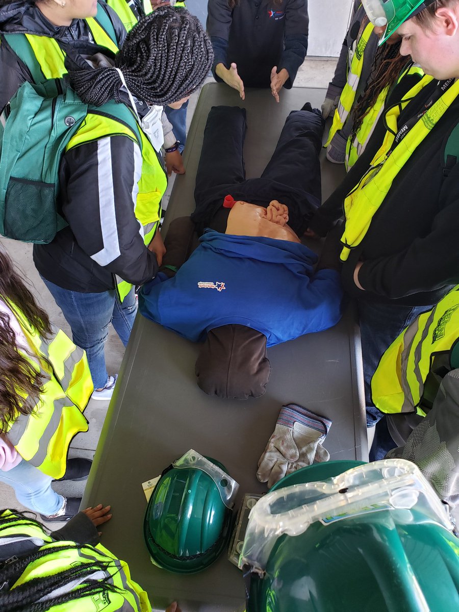 humblehsjrotc's tweet photo. Just a few more pictures of an amazing day at TEEN Certification Training on yesterday. Our Cadets are trained and ready if an emergency ever arise. #ElevatetoExcellence #WildcatPride #iamhumble https://t.co/tLoMjltvrA