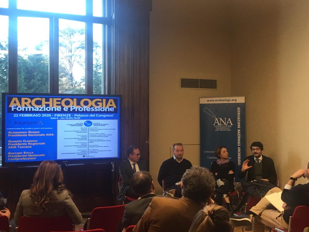 Archeologi's tweet photo. @SalvoBarrano: “In Italia assistiamo alla presenza di 20 scuole di specializzazione e il #MIBACT attinge a graduatorie di altri ministeri (graduatorie Ripam)per reclutare personale per ruoli dirigenziali” #ana #tourisma2020 #anainformazione https://t.co/oMrrm5mqTJ