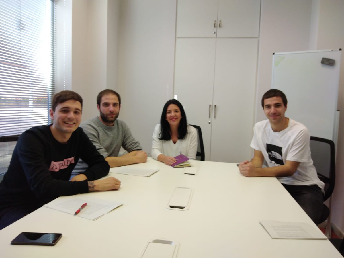stop_irunerria's tweet photo. Ayer nos reunimos con @IdoiaVR, europarlamentaria de @Podemosnavarra, compartiendo nuestro punto de vista sobre esta lacra.

Atzo @IdoiaVR-ekin izan ginen, @Podemosnavarra-ko europako parlamentuko kidearekin, apustuen gaineko gure ikuspuntua azalduz https://t.co/hHIsgaL9Kc