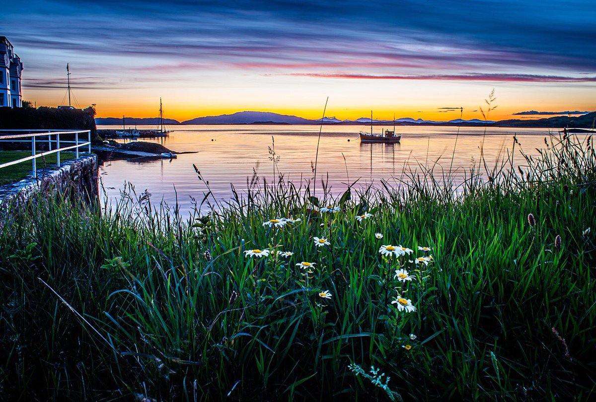 #Crinan A great place to watch sunsets @WCWScotland @CrinanCanal @scottishcanals @sailscotland @VisitScotland #wcwsunsets #sunsets #sunset