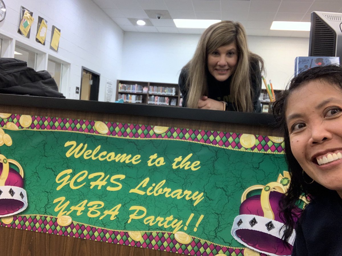 GCHLibrarian's tweet photo. 2019-2020 SC YABA celebration is in the books. Ss impressed us with their knowledge of the 20 @SCASLNet nominated books! #bingo #mardigrastheme #readersrock #joinusnextyear @quizizz https://t.co/Ij1AHXnF9v