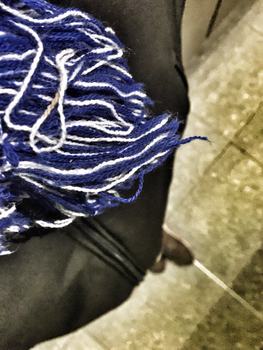 LuckyPendler's tweet photo. #Hahohe krass, dass man sich vor Scham als #Herthaner davon stehlen muss, damit man sich nicht die Häme der Karnevalisten anhören muss...
#Muddastadt #Berlin #Pendler https://t.co/neqz6QpVX5