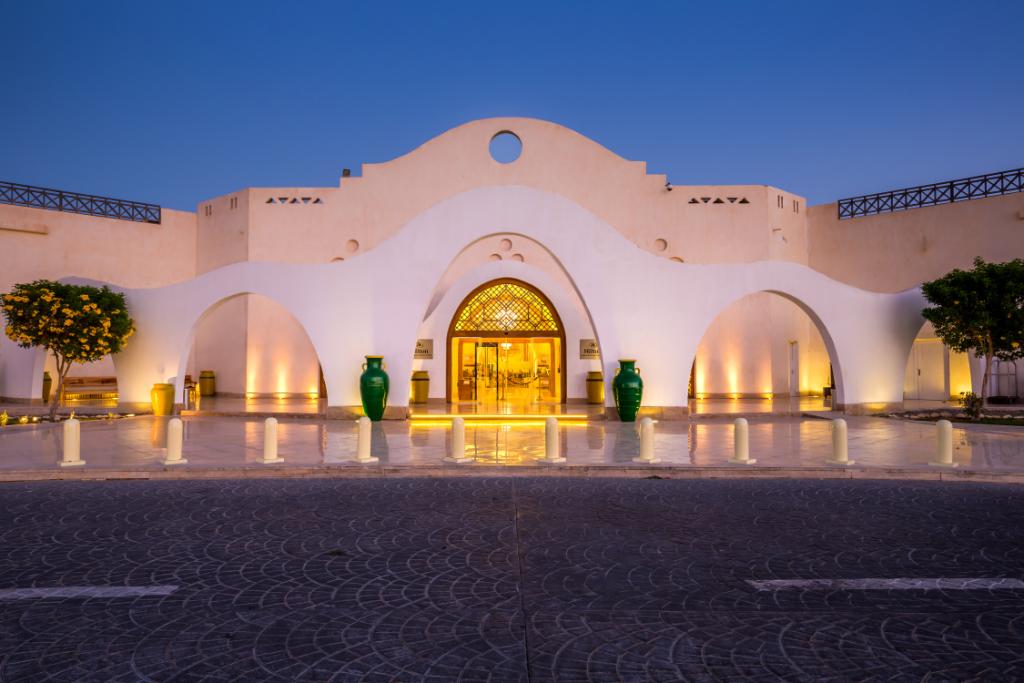 HiltonMarsaAlam's tweet photo. Good evening and a great weekend to all our fans! 😊 🤗 https://t.co/UwCEBsbJBZ