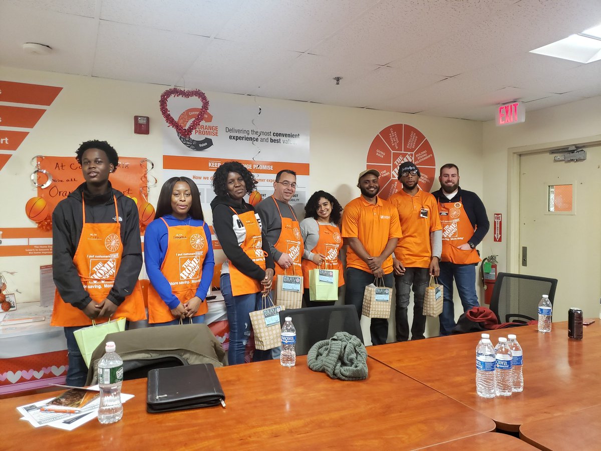 valle_kelsy's tweet photo. Welcome aboard, welcome to copiegue Homedepot 1218!! @Tfmamadukes @PettitStew @PhysEd112387 @SasekMike @johnminor11 @patiaquinta https://t.co/xMaVq46sHW