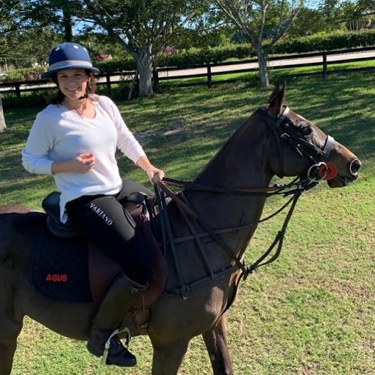Single in the sun! (No sets today:) @agus_arellano @vakiano.artisans .
.
.

#polo #playpolo #poloplayer #poloholiday #equestrianstyle #liveauthentically #somospolo #pologirl #polopony #poloponies #instahorse #horsegirl #pololife #pololifestyle #ladiespolo #womenspolo #gaucha…