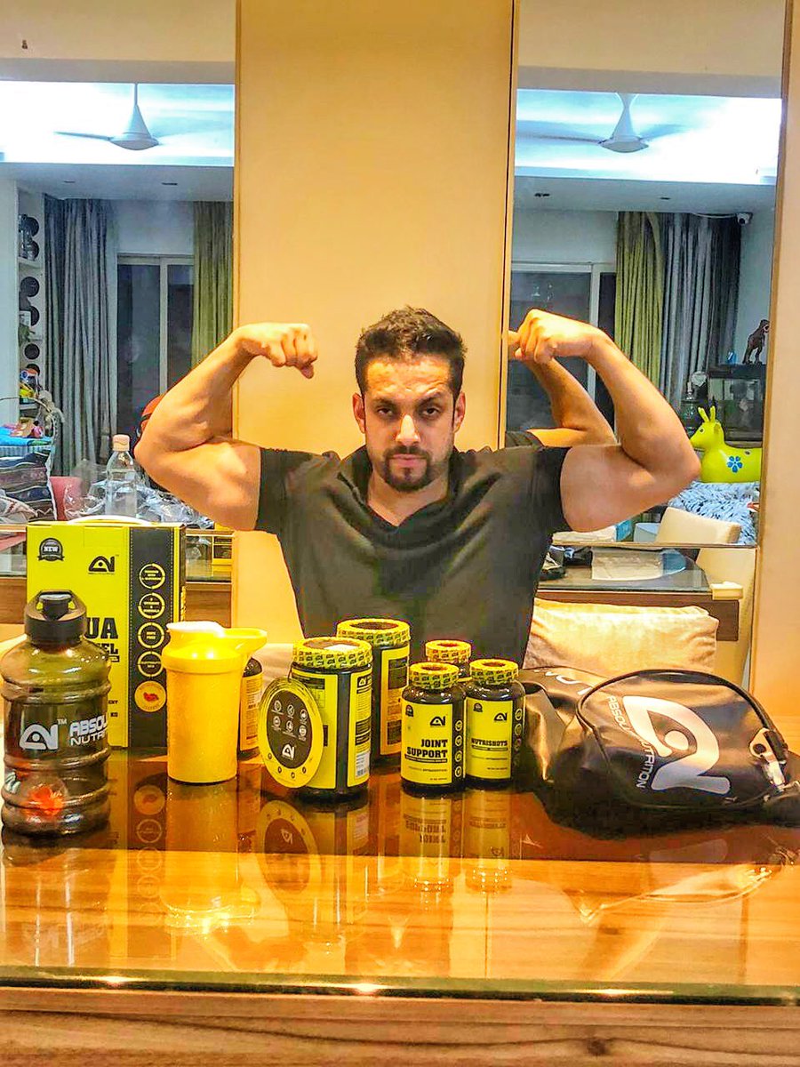 Salilacharya's tweet photo. The excitement of getting my supplement stack ... #absolutenutrition love it ... time to grow baby
Also i dnt have whey protein etc ... this stack is vitamins , joint support , pre workout and ginseng ... u gotta fill in the blanks to grow #fitness #workouts https://t.co/RrT0EAsdYR