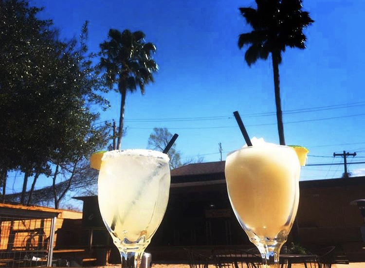 Last Concert Cafe tweet media