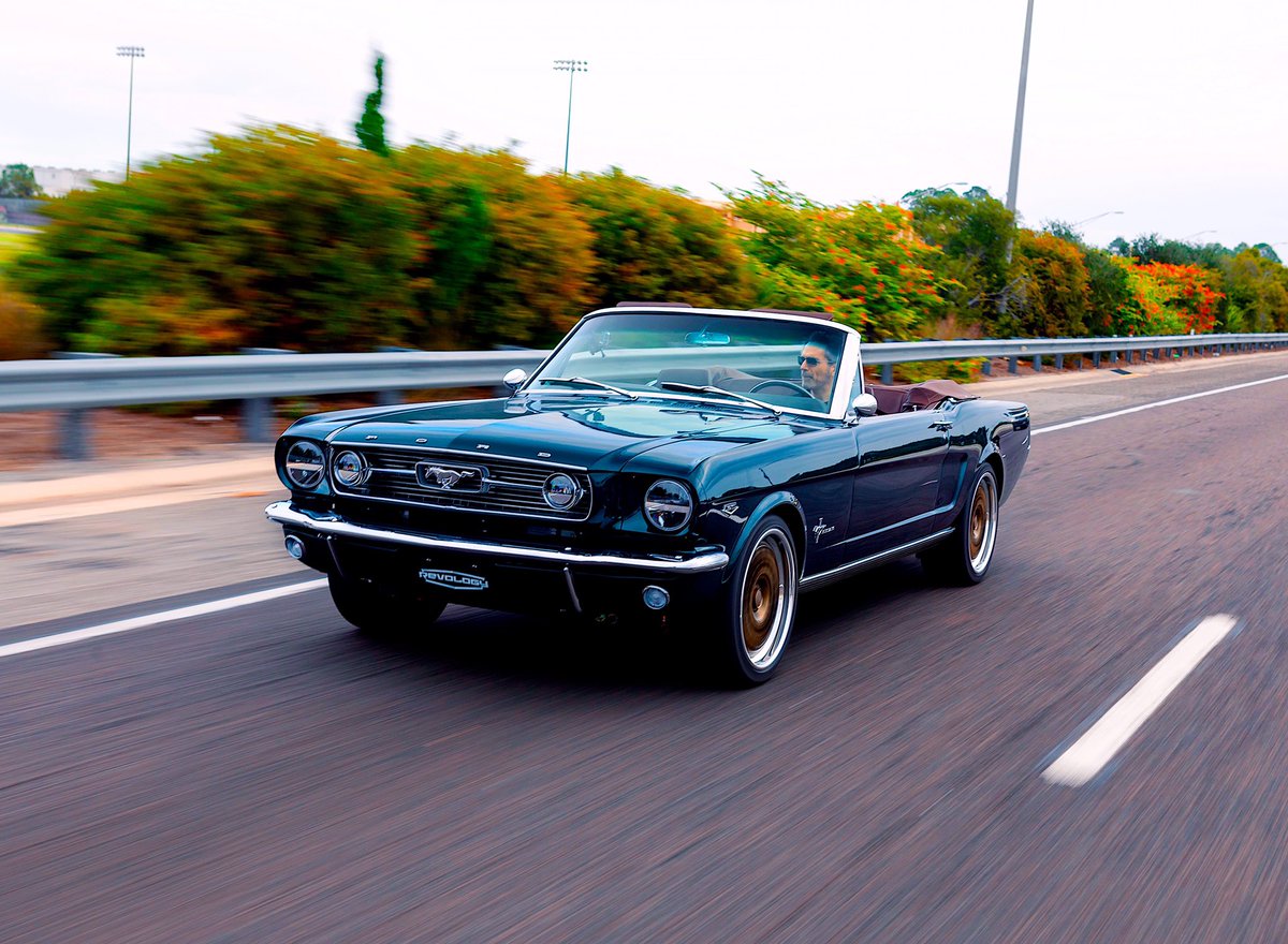 RevologyCars's tweet photo. New levels of driving pleasure.
The Revology 1966 Mustang GT Convertible.
Officially licensed by Ford.
#revologycars #mustangstory #instagood #reproductionmustang #ford #mustang #classicmustang #exoticcars #candyapplered #coyoteengine #coolcars #mustangconvertible #teal https://t.co/mIMXRxdmxG