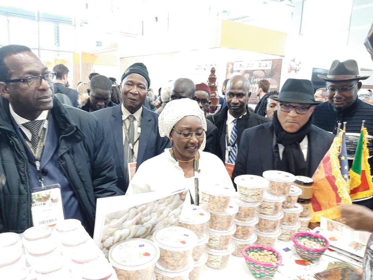 Apcammali's tweet photo. Le Mali participe au Salon International de l'Agriculteur de Paris 2020.
Stand a reçu la visite :
- du Ministre de l'Agriculture
- du Ministre de l'élevage et de la pêche
- du Ministre de l'Agriculture de la RCI
Le salon reste ouvert jusqu'au 1er mars 2020 de 09 h à 19 h. https://t.co/Pso7atlC6I