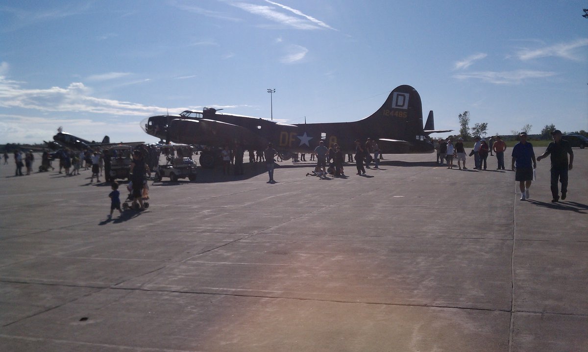 StemValue's tweet image. I just got done reading #bomberboys. It's incredible the danger and risk these brave young men faced especially in the first year of daylight bombing. Definitely an engaging and inspiring read. #b17
