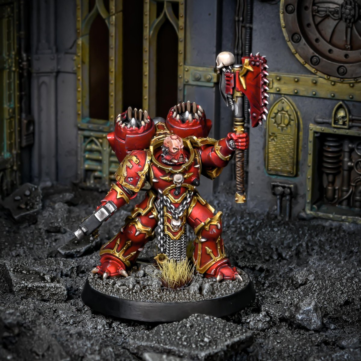 Col_Festus's tweet photo. Gore Lord Festus raises Gore Father before blasting into the skies! #gorefather #khorne #worldeaters #hereticastartes #chaosspacemarines #40kconversions #warhammer40k #paintingwarhammer #gamesworkshop #contrastpaints #armypainter #vallejo #sectorimperialis @DarkOmenClub https://t.co/V1G3rYOpdQ