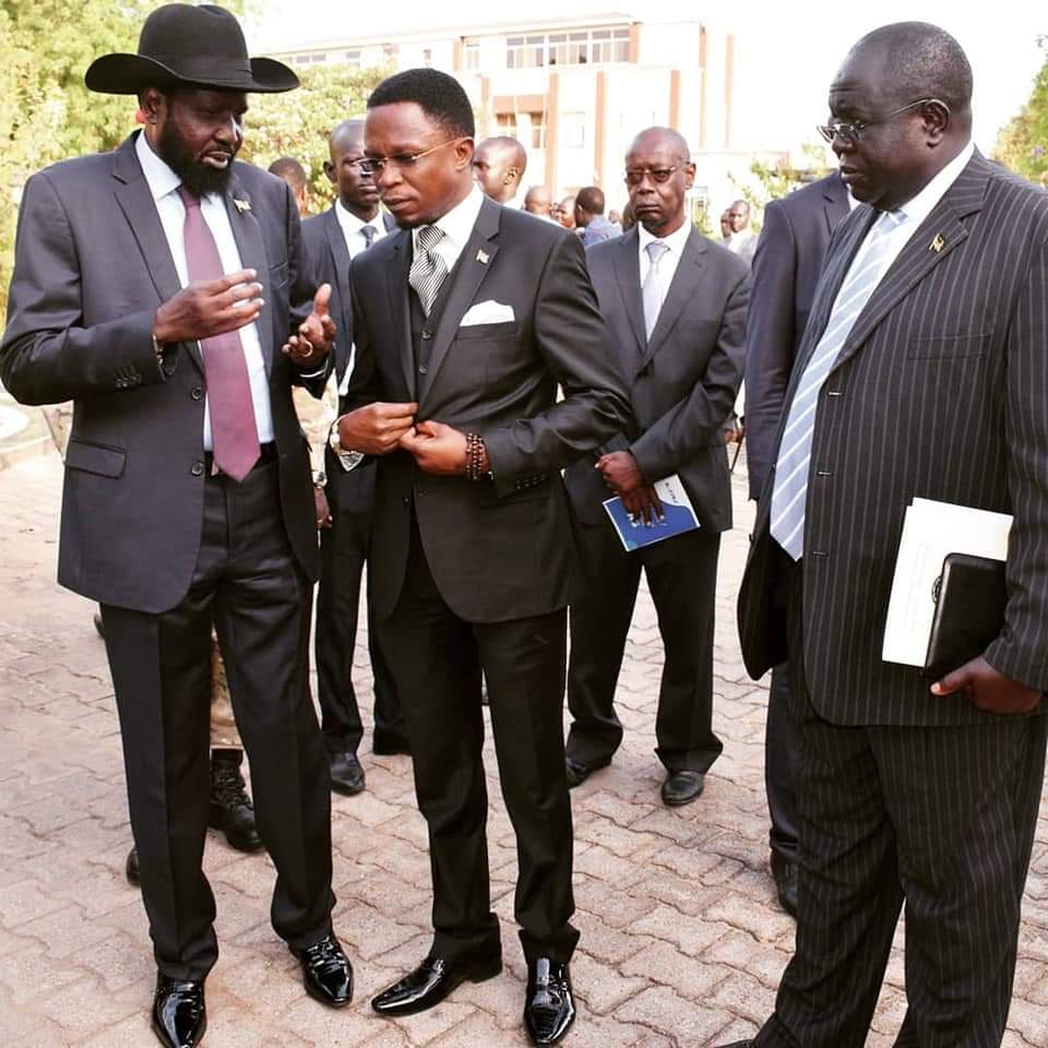 AbabuNamwamba's tweet image. Congratulations Excellencies Salva Kiir Mayardit and Riek Machar Tieny for sailing this vessel into safe harbour. Hats off to the great people of South Sudan for your incredible resilience and determination to get your beautiful country flying. Kenya stands with you as always🇰🇪🇸🇸