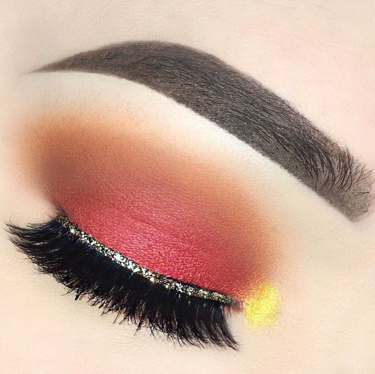 beautiebazaar's tweet photo. Absolutely SHOOK! ✨ @ashleyhawmakeup using our Into The Sun Palette to create this gorgeous look. 🌟 #gupalette #intothesunpalette #femierrebeauty #femierrebabe #glowdupbabes https://t.co/mnBxDQ0OI2