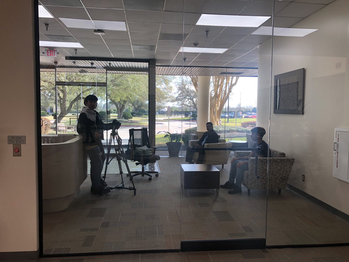 DigitalGal3's tweet image. #filming in progress #studentdriven #studentfilms @jpbigboy @DrKels50 @awillery @AldineProfLearn @AldineTV @MrCtechme @emrjsales @DLSMrL