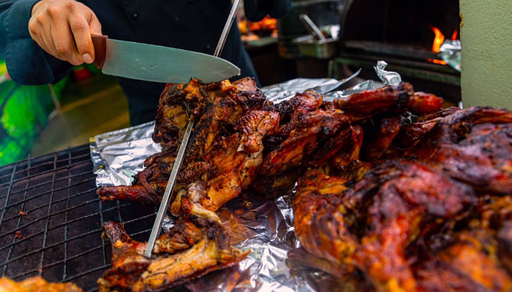 KigaliMarriott's tweet photo. Well, look at what we have here!

The #BBQblockparty is in full swing @Iribakigali!

Join in for a taste of heavenly, savoury, steamy - and have we mentioned HEAVENLY,  grilled meat, prepared by our talented Chefs.

#Rwanda #RwOT #Barbecue #BBQParty #Grill #Kigali #KigaliMarriott https://t.co/TcN9LPcia9