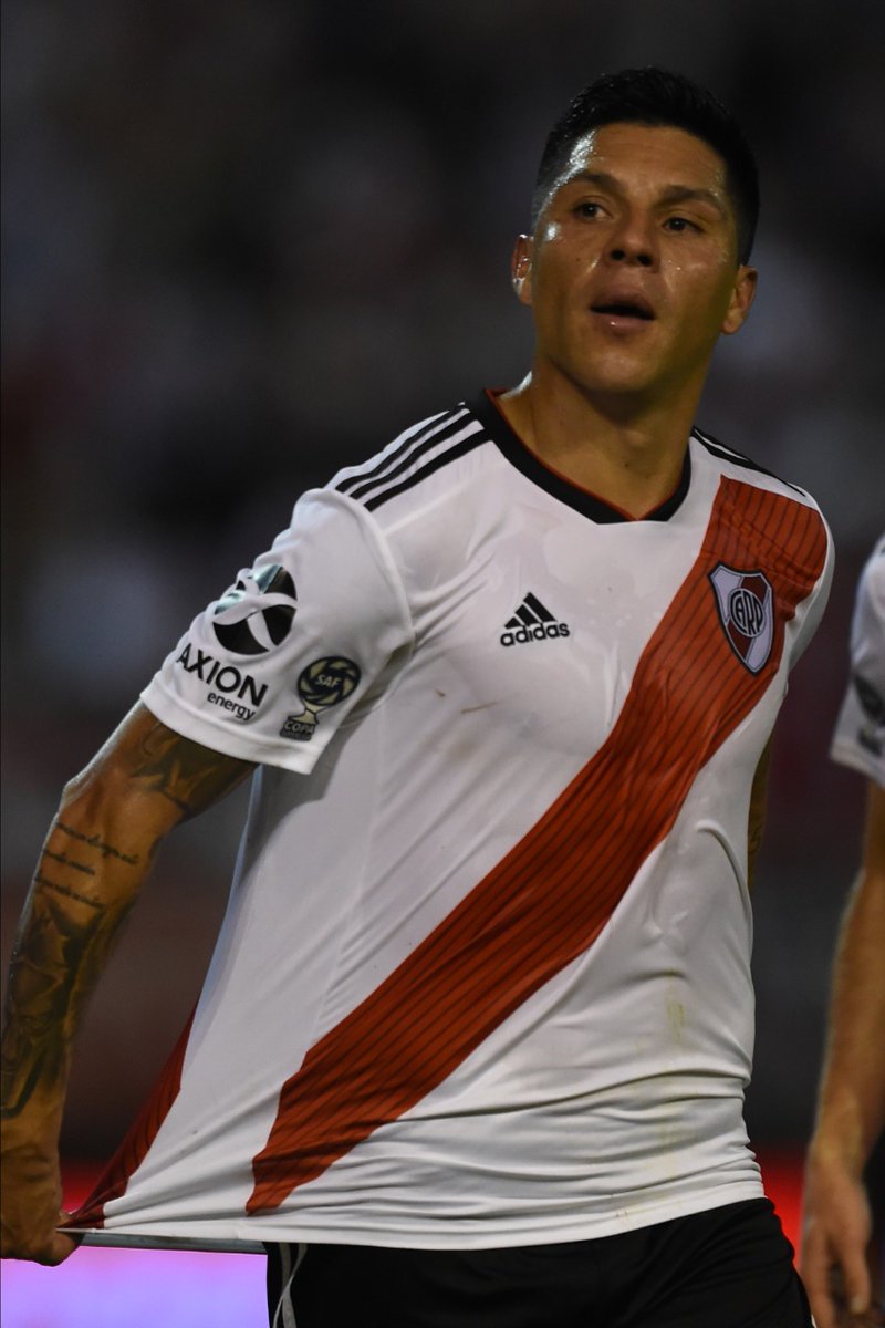 RiverPlate's tweet photo. Yo vengo por la camiseta 😍

#FelizCumpleEnzo ⚪🔴⚪ https://t.co/UFvdBG3eLQ