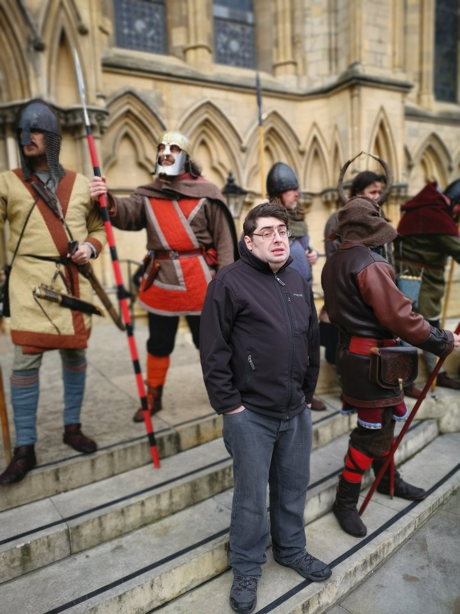 CascadeStiles's tweet photo. And having pictures with the vikings #vikings #vikingmarch #york https://t.co/R19C73z3CD