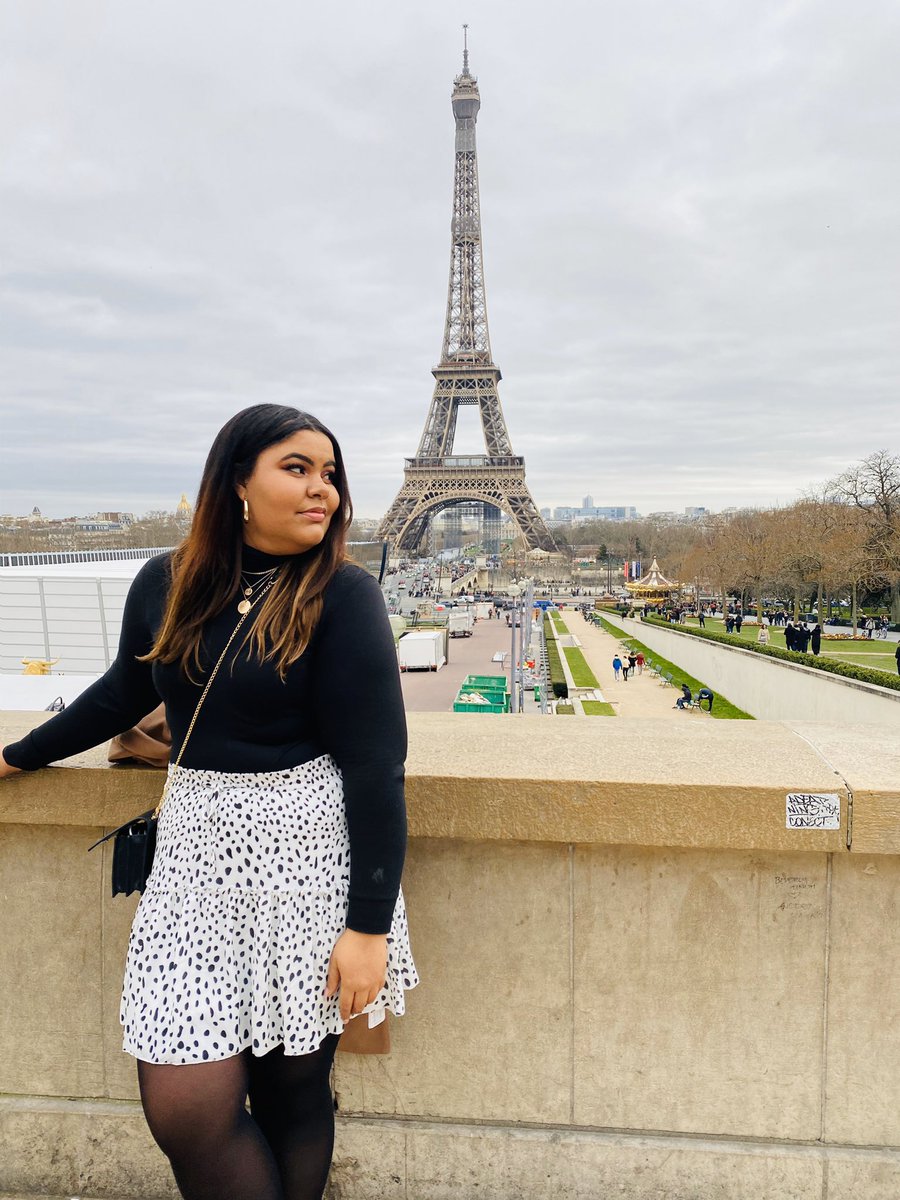 a_nyomiix3's tweet photo. Take me to Paris 
Let’s go there and never look back https://t.co/9qCWyGJ9rS