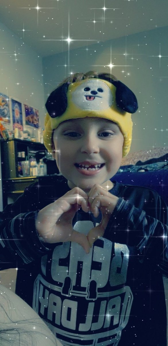 MiniKpopLife's tweet photo. He stole my Chimmy headband...
#MiniArmys
#BTS
#BTSARMY
#Andrew
#MiniMochi
#BT21
#Chimmy
#ChimmyBoy
@BTS_twt https://t.co/enGTDuHK58