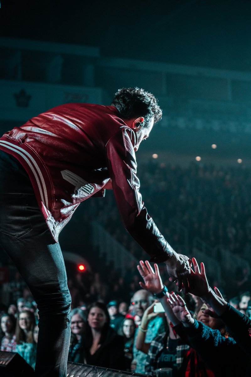 ThePoatus's tweet photo. A killer performance from @OldDominion last night at the @CocaColaClsm https://t.co/dPUd5La2Cq