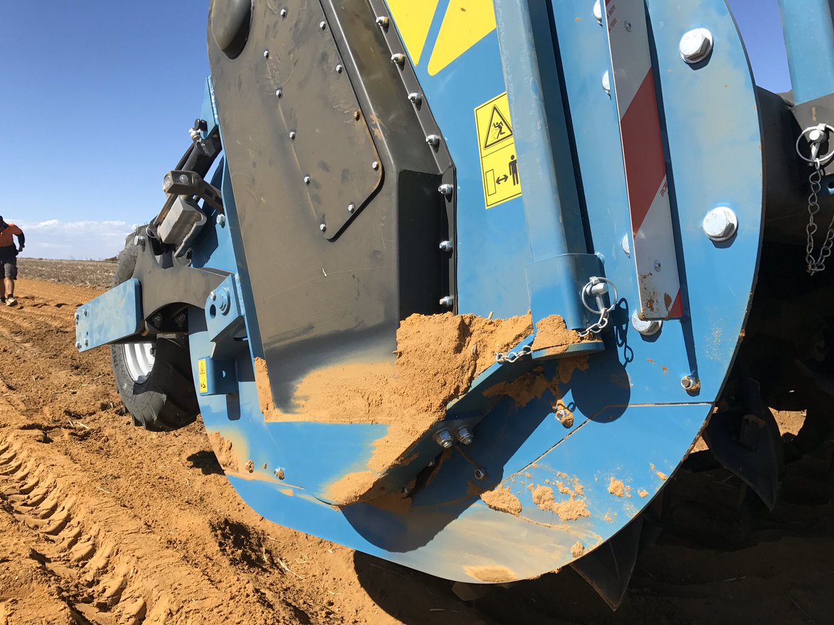nathan_evanics's tweet photo. Imants Spader for sale. 4.5m machine with tyre press wheels and a choice of two types of ripper bars available. Call Nathan on 0417177879 https://t.co/oOomCYlINH