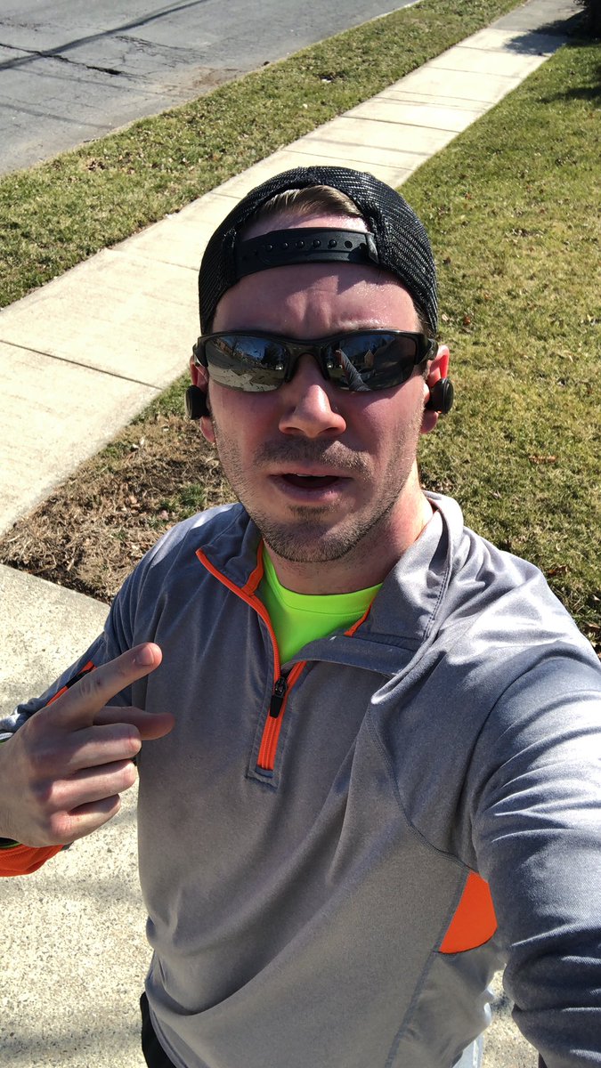 TomDeCoursey's tweet photo. @thewokegoat 6 miles. Thanks Sam. #broadstrun https://t.co/bWOVGkbhFK