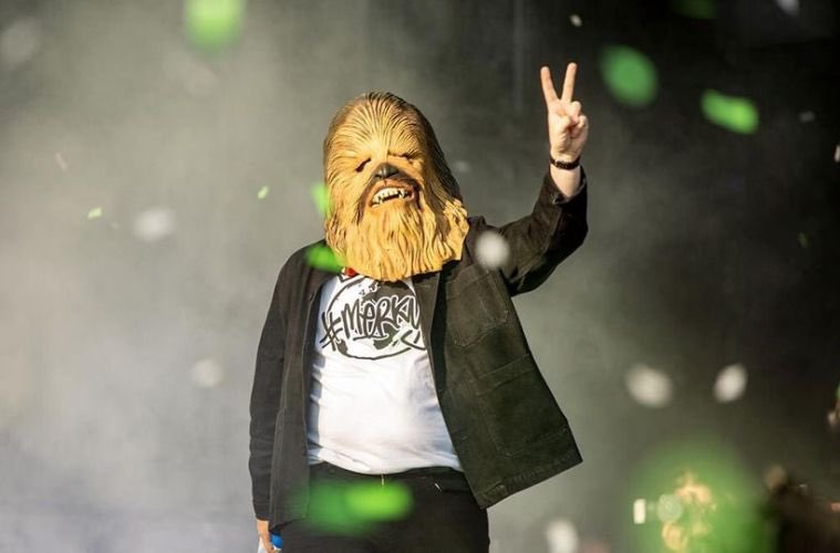 never__clever's tweet photo. @VS_Oblomov @LewisCapaldi Fucking Chewbacca https://t.co/bchuADIvxo