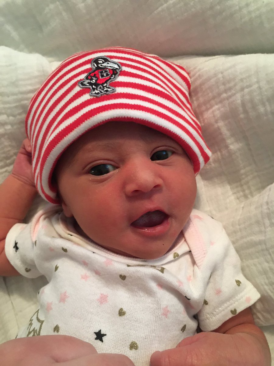 mal_scott22's tweet photo. Milly wants to send a good luck shoutout to @Scott_Nysir and the @RavenMBB!! https://t.co/7khrfw1DwI