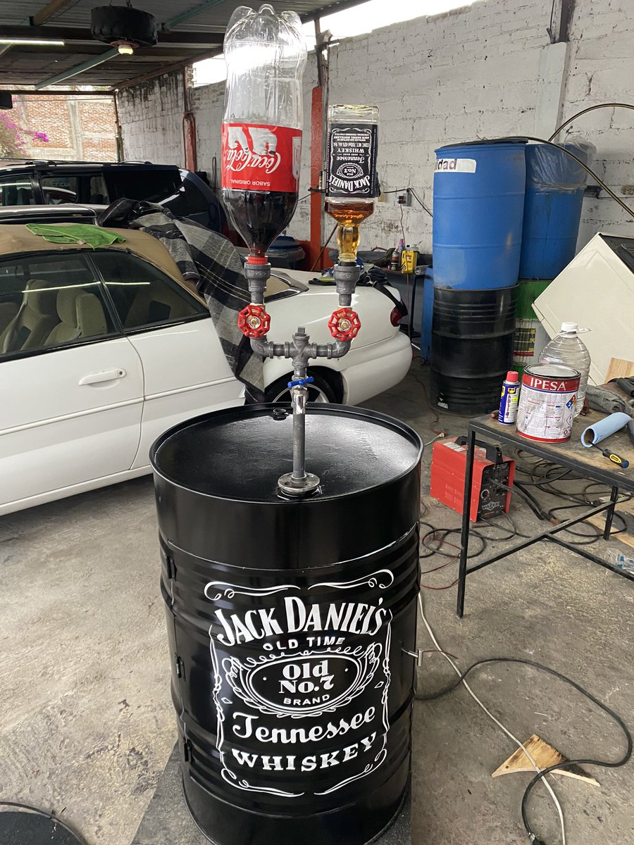 Toritojaro's tweet photo. Mini bar decorativo jack Daniels !!! 😎🍾#industrialdesig  #decorative https://t.co/xTxu0W1Yo6