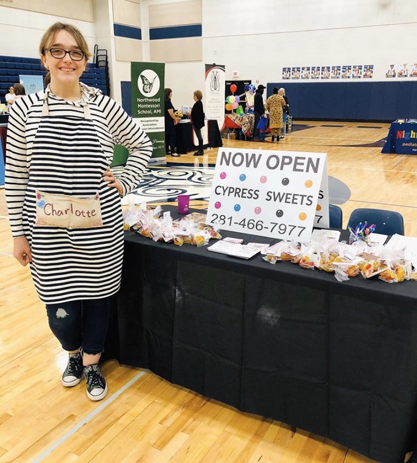 CypressSweets's tweet photo. Stop by the booth for your free sample of our @AlbaneseCandy gummies! Ask us about our fabulous candy crafting #fieldtrips, dentist approved @Zollipops candy, kid’s parties, and year round kid-friendly activities! #wearecyfair #cypresschristian #preschool #nwhouston #cysweets https://t.co/IbtXwL4v13