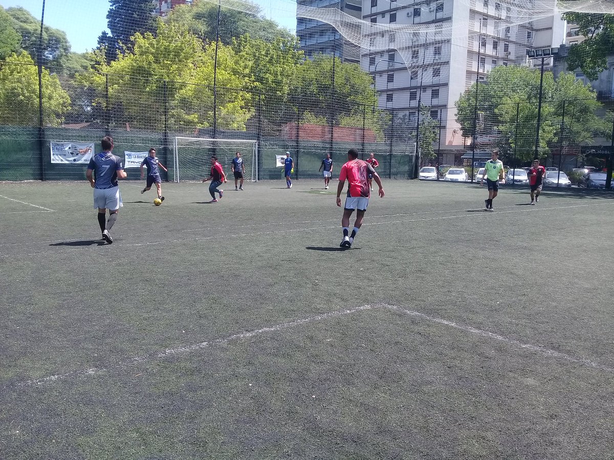 #NottingamMiedo ganó 3 a 2 contra #Parliament por el #TorneoLaGarena #FutbolAmateur #Futbol8 #Sábados