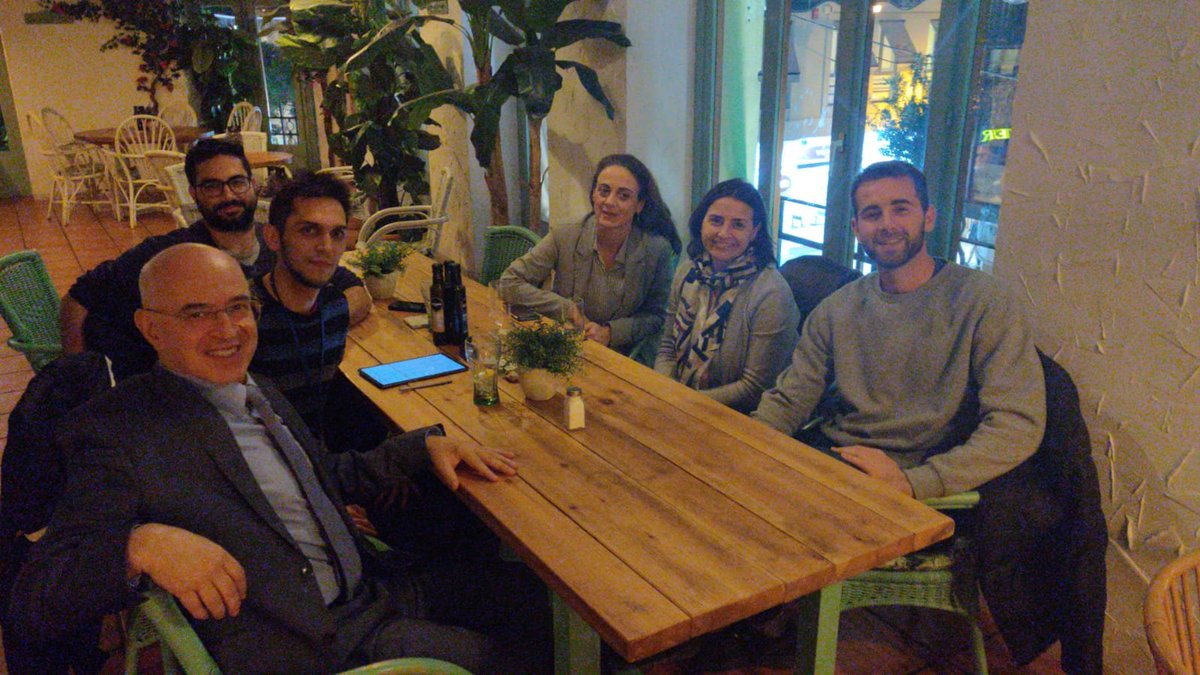 BigDataAsoc's tweet photo. Segundo #DataPub en #Valencia, un evento cerrado solo para socios de ANBAN en el que un pequeño grupo se reúne de manera informal para charlar y debatir sobre #proyectos , #iA y #datos  @joakm5 @felixfcoer @AntonioEslava @ManuelS_Lemos https://t.co/ZAvu0pSAeU