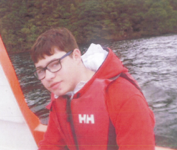Clyde1News's tweet photo. ❗ MISSING BOY ❗
Have you seen 16 year old Brendan Collins?
He was last seen in the Castlemilk area at lunchtime and was wearing a Rangers top. https://t.co/GIuWH26bDN