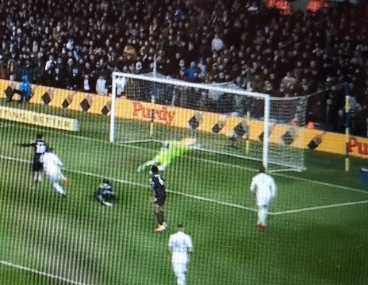 bielsabucket's tweet photo. Happy bucket!
#MOT #LUFC #alaw #bielsa #bielsabucket #bielsasbucket https://t.co/Kj5mZgbNhr