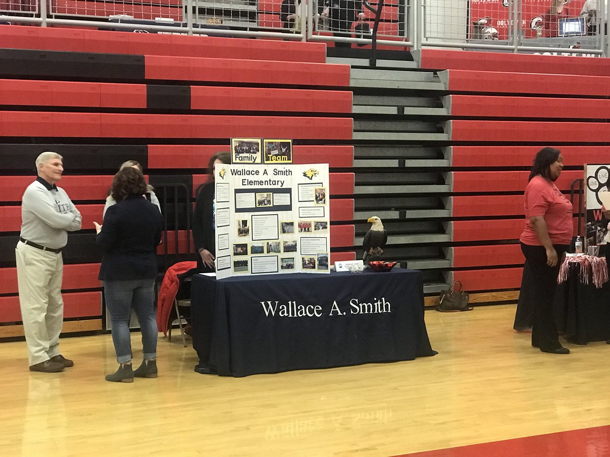 janelleconnects's tweet photo. #HarrisonBay representing at the @hamcoschools Teacher Fair, hosted at another great @HCSHarrisonBay school, @Ooltewah_Live. So many great teachers and leaders in the room! #ExpectExcellence #HCSLeads https://t.co/jvzGpzdxD8