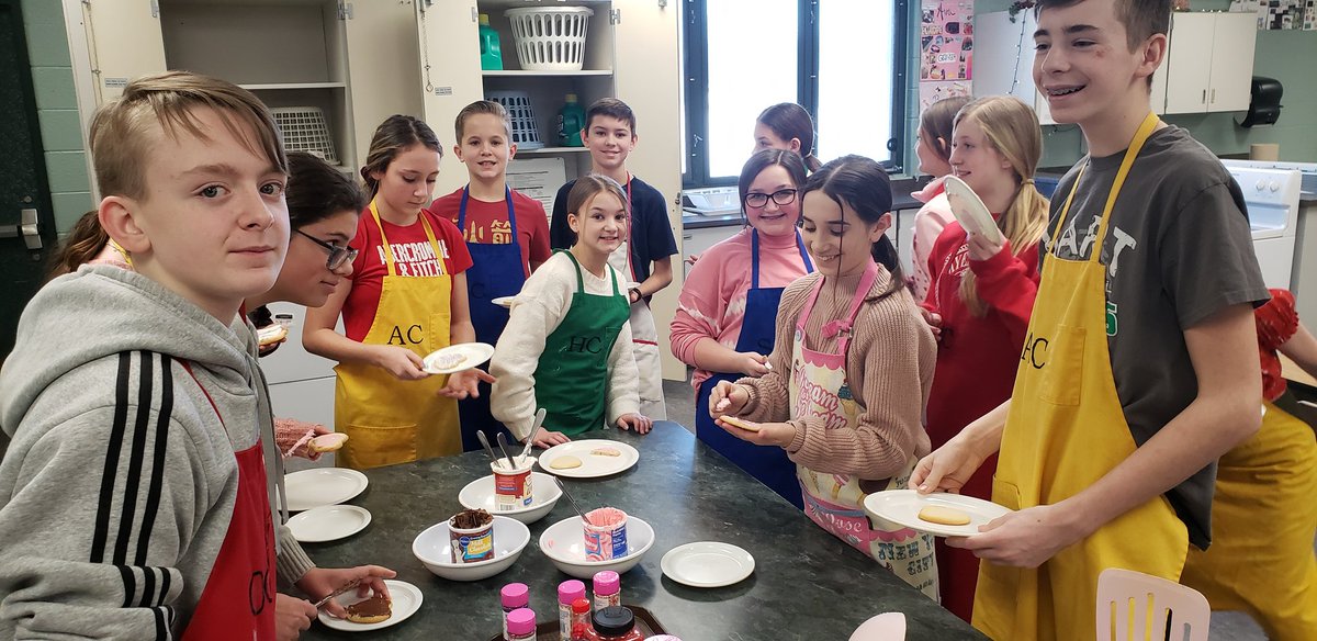 AnglinTeacher's tweet photo. Hart students doing a wonderful job with their Valentine's Day heart cookie lab!  #LeadWithHart #RCSPride https://t.co/GYNl3QQ82b